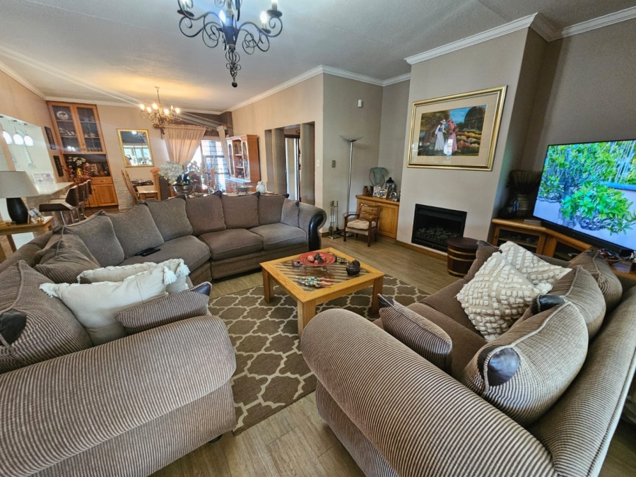 5 Bedroom Property for Sale in Vaalpark Free State